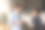 多种族同事午休时间在办公室厨房聊天图片下载
