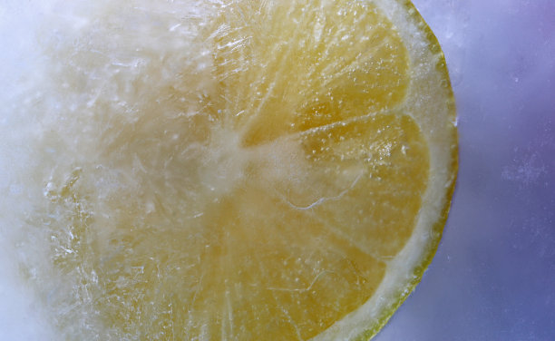 冰冻的柠檬片图片下载