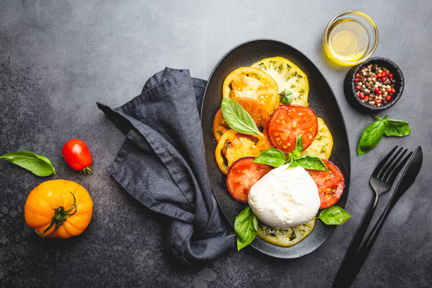 美味的意大利番茄沙拉图片下载