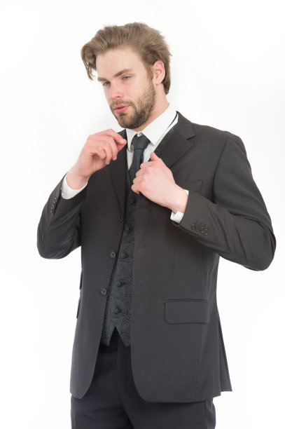 穿着正装的男人被白色隔开。图片下载