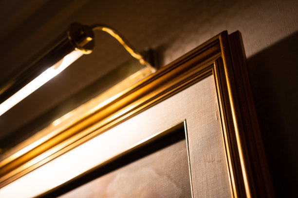 艺术画框与聚光灯的边界。图片下载