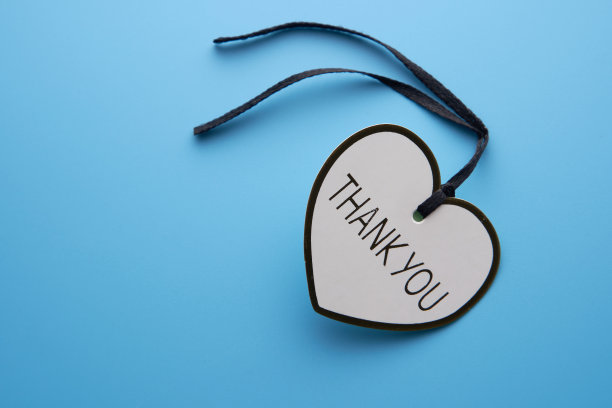 蓝色背景的心形感谢信图片下载