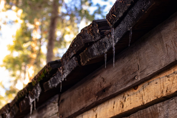 小屋冰柱图片下载