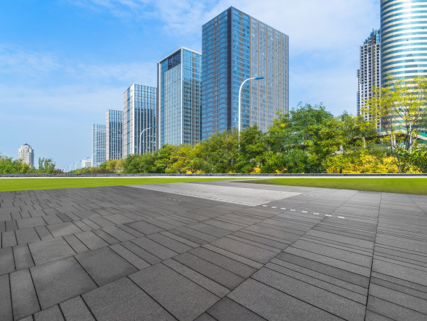 以城市天际线为背景的抽象建筑墙体图片下载