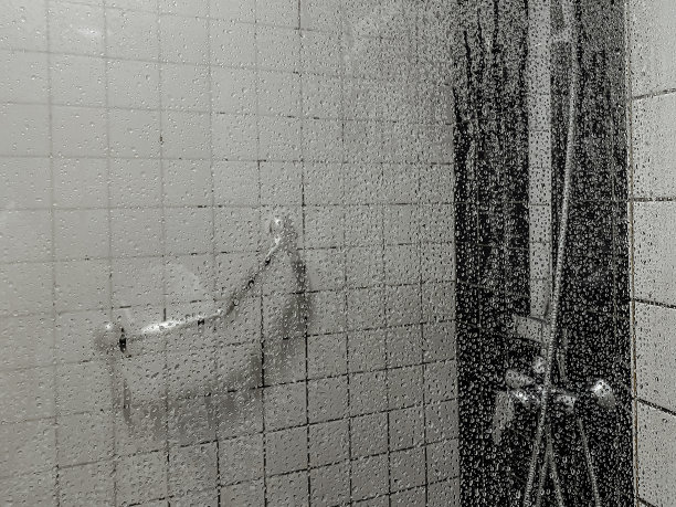 浴室处理安全护理病房，健康医疗理念强。图片下载