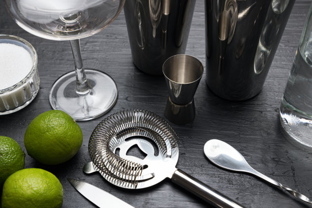 一套酒吧配件和配料需要做台克利鸡尾酒图片下载