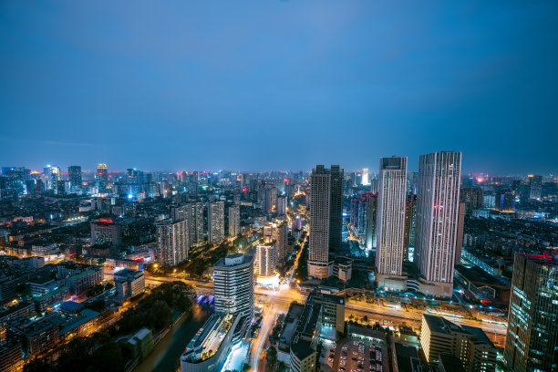 夜晚的成都城市天际线图片下载