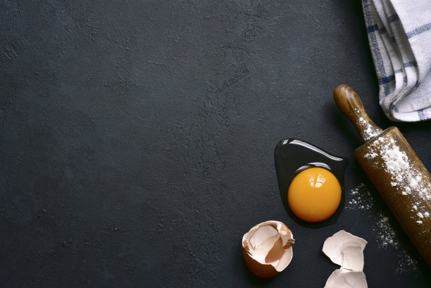 烹饪背景与配料和道具烘烤。图片下载