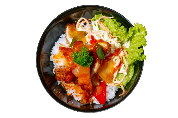 一碗米饭，鸡肉和蔬菜，孤立在白色背景上图片下载