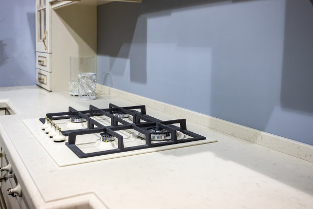 简约的厨房内部-煤气炉碎片-近距离照片与选择焦点图片下载