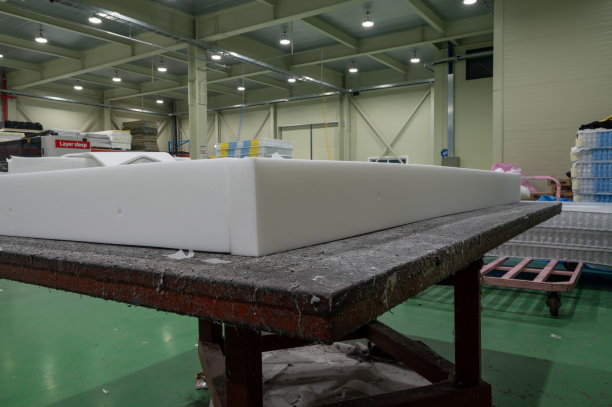 床垫生产口袋弹簧。在韩国图片下载