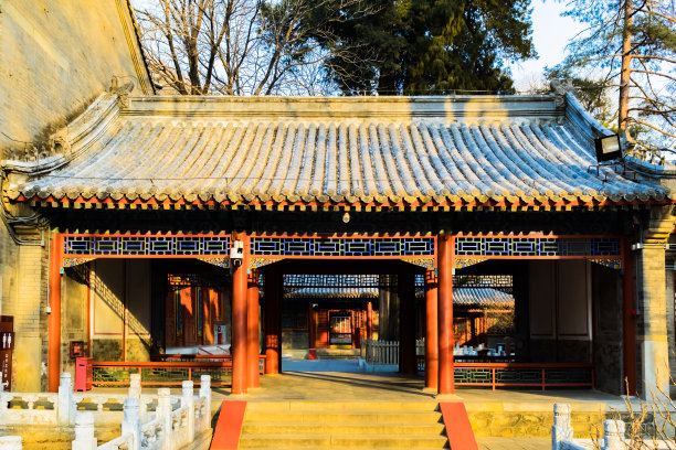 中国古典的古建筑，走廊，亭台楼阁，雕梁画栋图片下载