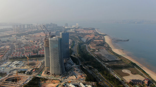 空气污染，海边建筑图片下载