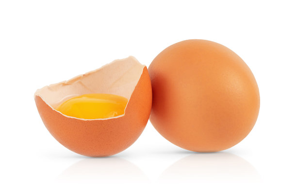 鸡蛋成分孤立在白色背景上。近距离图片下载