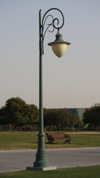 卡塔尔阿斯拜尔公园的灯光图片下载