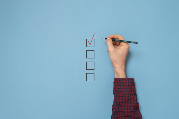 商人用钢笔手签复选框，从上面看图片下载