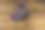 木制背景上的彩色绳子玩具狗图片下载