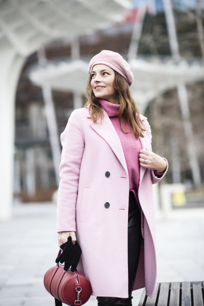 城市中的女人图片下载