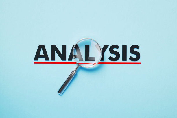 放大形成分析词在蓝色背景图片下载