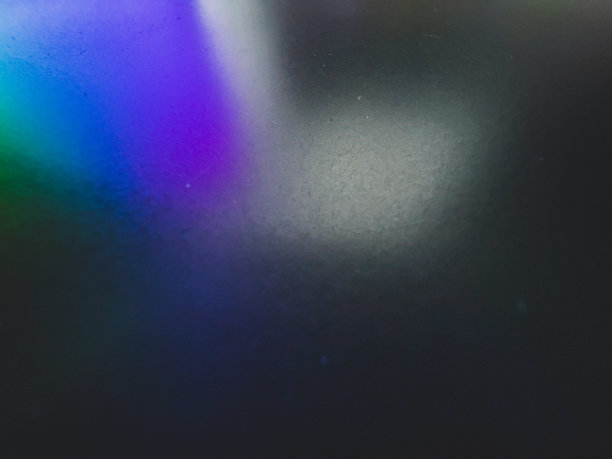 一种带有蓝色闪光的黑色塑料。图片下载