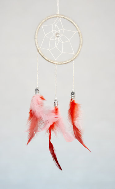 手工捕梦网与羽毛和挂绳珠图片下载