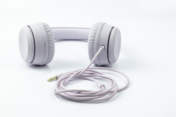 白色耳机插孔和插头，头电话。图片下载
