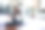 有吸引力的女人在运动服装练习高级瑜伽练习体位在健身房，股票照片图片下载