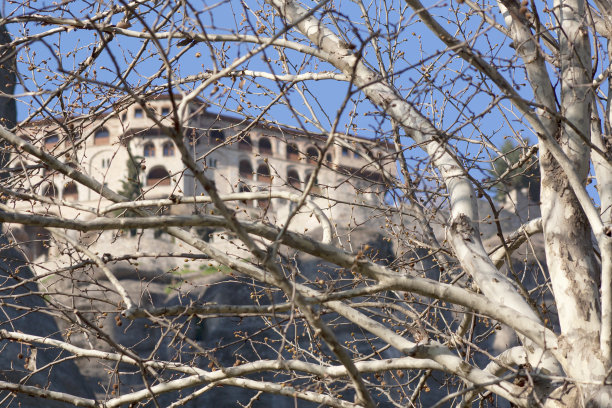 卡拉巴卡迈泰奥拉的Varlaam修道院;建立在岩石图片下载