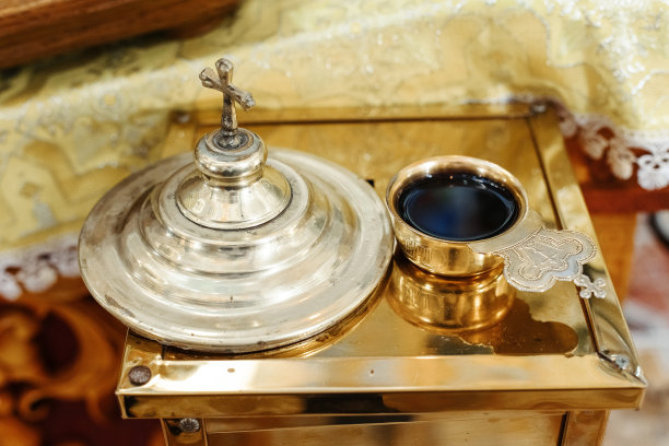 教堂里的美酒图片下载