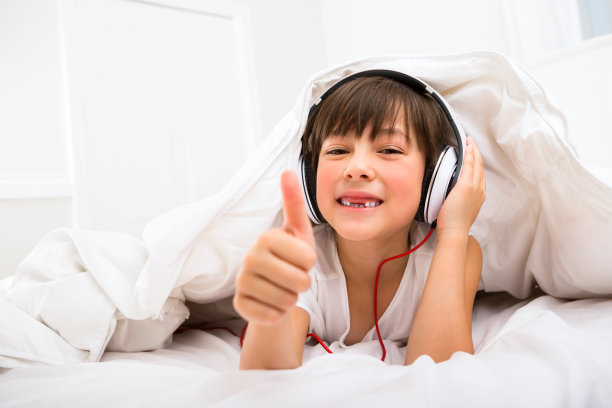 音乐在床上图片下载