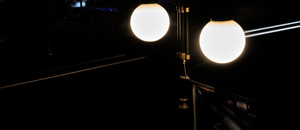 长曝光街灯照片图片下载