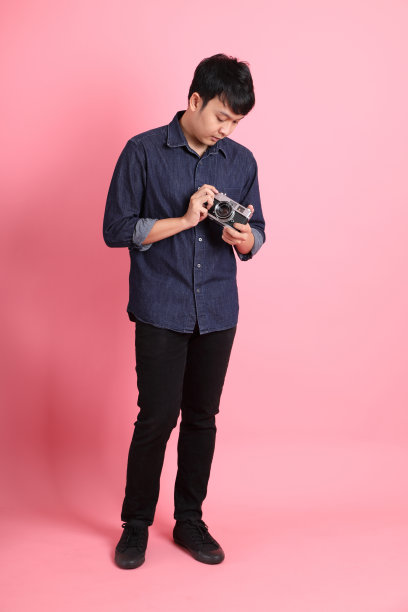 年轻的成年男人图片下载