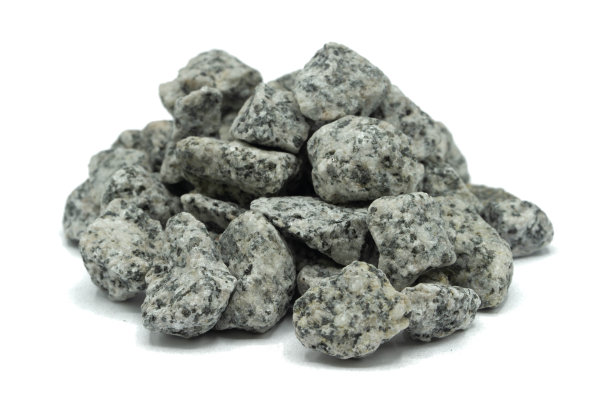 卵石堆孤立在白色背景上图片下载