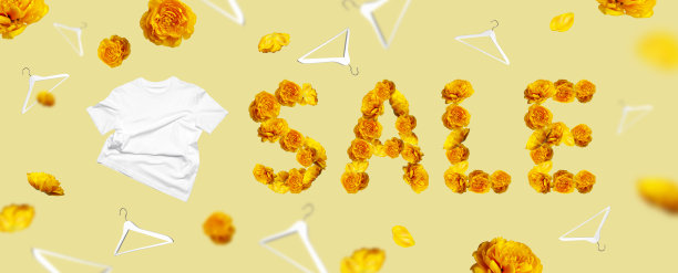 创意春季打折促销概念。白色飞行棉t恤白色木制衣架字黄色背景黄色郁金香销售。干净中性经典基本款t恤。模仿品牌服装图片下载