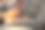 可爱的老鼠在一个美丽的年轻女孩的怀里图片下载