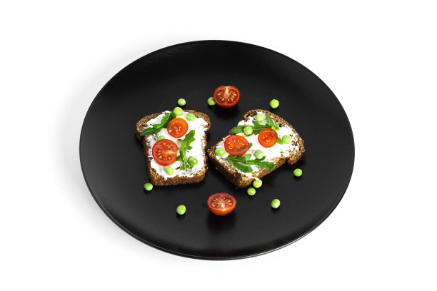 意式烤面包，白色背景，搭配奶油芝士和蔬菜。祝酒孤立。三明治孤立。蔬菜和奶酪三明治图片下载