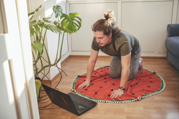 瑜伽中的呼吸技巧图片下载