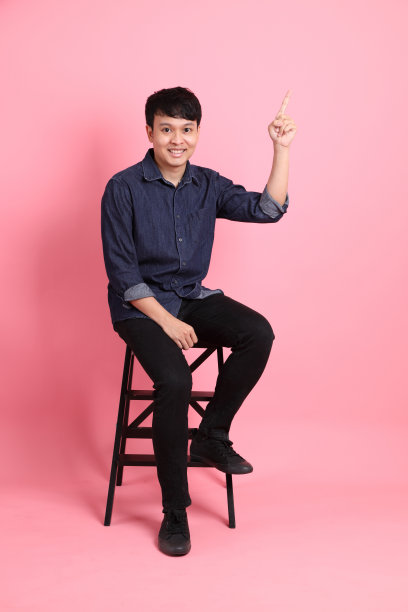 年轻的成年男人图片下载