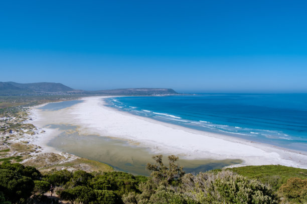 美丽的白色沙滩沿着查普曼的山顶行驶南非开普敦图片下载