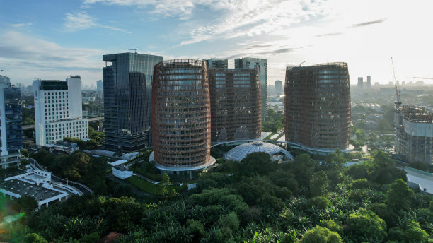 雅加达标志性的南区圆顶建筑鸟瞰图。雅加达,印度尼西亚图片下载