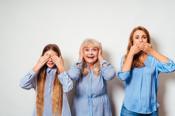 三代女性居家写真图片下载