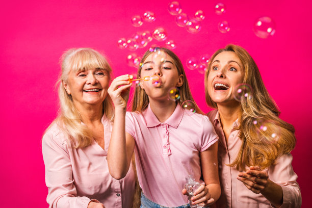 三代女性居家写真图片下载