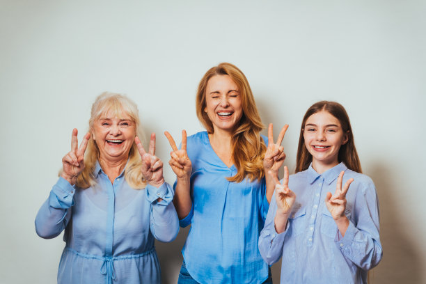 三代女性居家写真图片下载