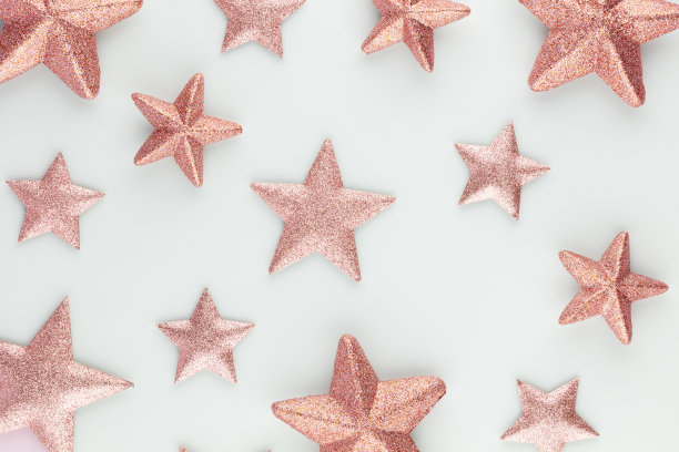 圣诞之星装饰。蓝色背景上的圣诞星。图片下载