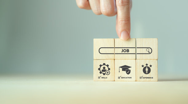 找工作的概念。找一份与业务相关的工作，以技能，教育，经验为基础进行招聘，这将有助于公司在合适的岗位上找到合适的人，成为高效率的员工图片下载