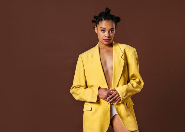 美丽的黑人女人的美丽肖像图片下载