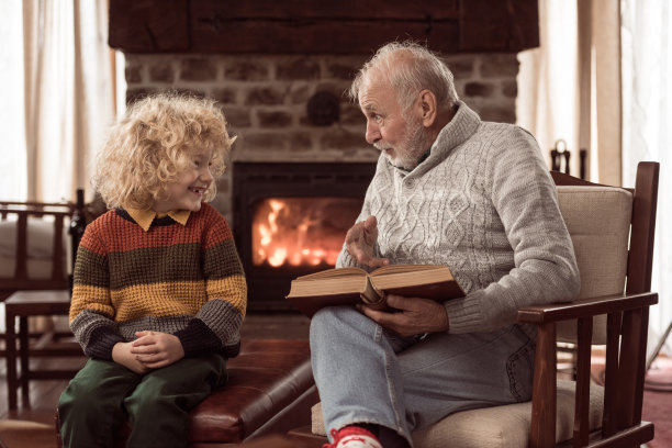 爷爷讲了一个有趣的故事图片下载