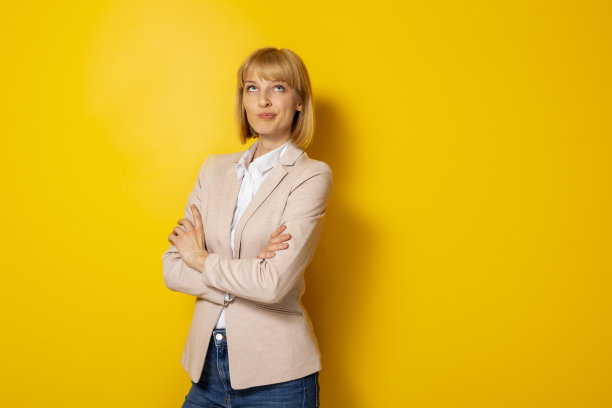 沉思的商业女性肖像图片下载