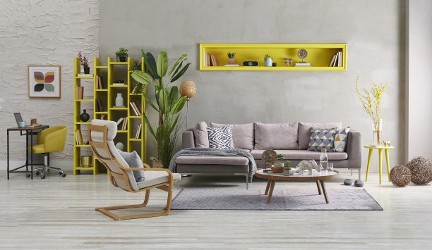 现代家居室内在家庭办公室和木制桌子笔记本电脑书架书架和混凝土墙图片下载