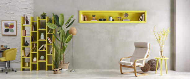 现代家居室内在家庭办公室和木制桌子笔记本电脑书架书架和混凝土墙图片下载